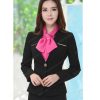 Đồng phục lễ tân nhà hàng thiết kế với tông màu chủ đạo là đen và hồng.