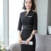 Mẫu đồng phục quản lý nhà hàng khách sạn dành cho nữ.