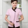 Đồng phục tạp vụ nhà hàng cần sự năng động.