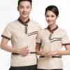 Đồng phục tạp vụ nhà hàng hiện đại cho nhà hàng quy mô lớn.