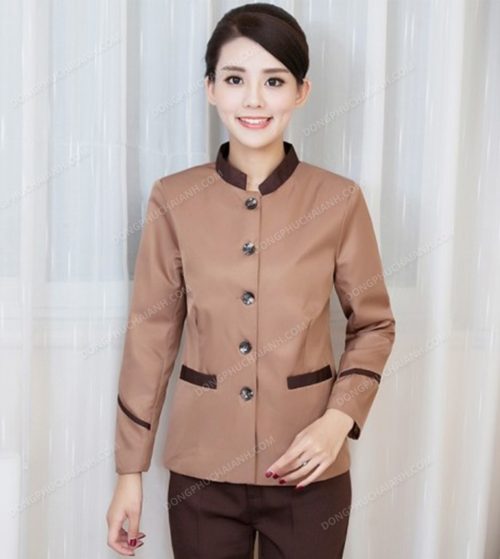 Đồng phục tạp vụ nhà hàng giúp nhân viên tạp vụ tự tin hơn trong công việc.