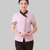 Đồng phục tạp vụ nhà hàng là phần không thể thiếu khi xây dựng hình ảnh chung.