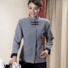 Đồng phục tạp vụ nhà hàng kín đáo.