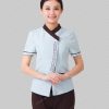Đồng phục tạp vụ nhà hàng có thiết kế độc đáo.