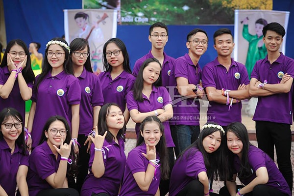 Xu hướng may đồng phục dành cho các teen hiện nay không thể bỏ qua các mẫu áo nhóm dễ thương.