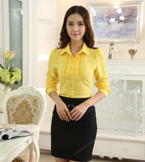 Đồng phục zuyp chân váy công sở thiết kế đơn giản, thanh lịch.
