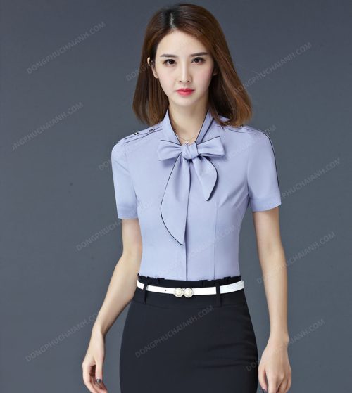 Nhẹ nhàng, thanh lịch với mẫu đồng phục zuyp chân váy công sở.