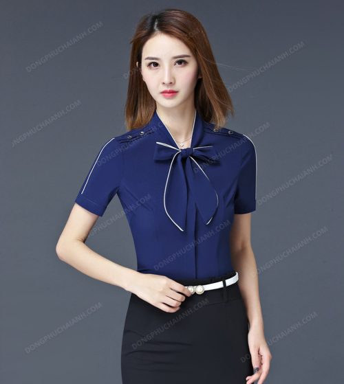 Nhẹ nhàng, thanh lịch với mẫu đồng phục zuyp chân váy công sở.