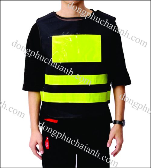 Thiết kế đồng phục gile bảo hộ lao động cần có sự phù hợp cao để không cản trở những hoạt động, vận động trong công việc.