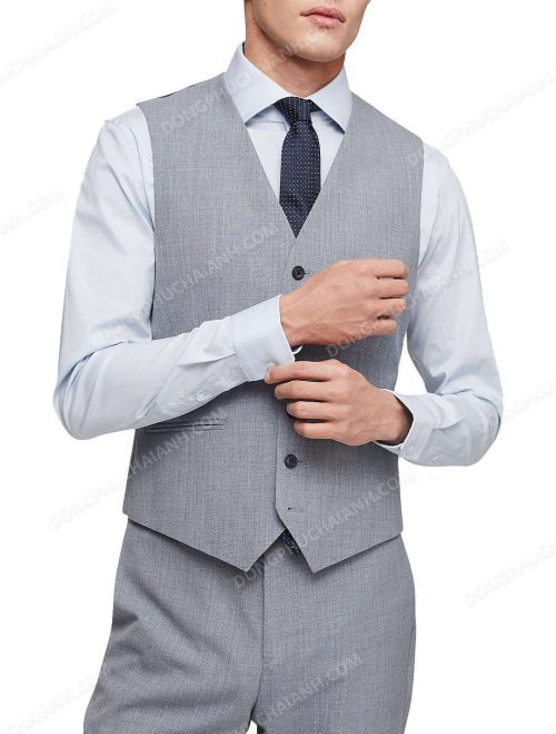 Một chút tinh tế, một chút năng động, một chút sang trọng và một chút lịch lãm. Nó chính là chiếc áo gile nam công sở, trang phục đại diện cho hình ảnh một quý ông.