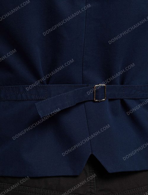 Điểm quan trọng nhất đối với mẫu thiết kế áo gile nam công sở đó là phải cân bằng giữa yếu tố thời trang và yếu tố trải nghiệm sử dụng của người dùng.