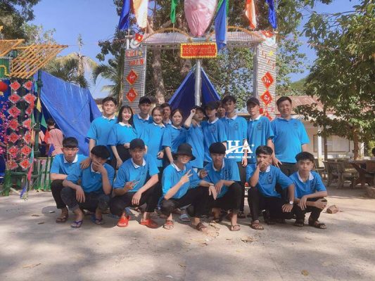 Có nhiều kiểu thiết kế áo đồng phục lớp đẹp ở Hải Dương cho các bạn lựa chọn.