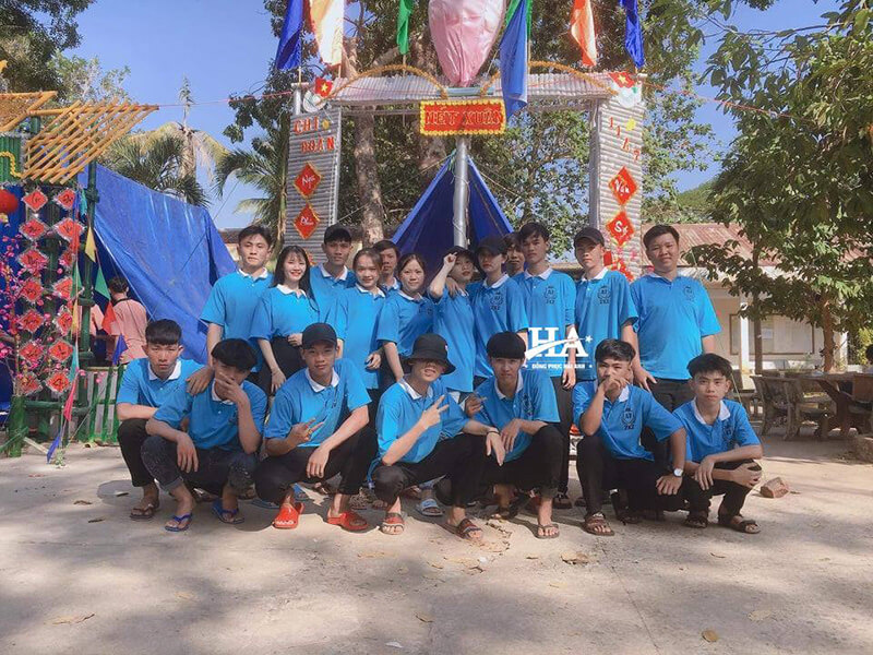 Có nhiều kiểu thiết kế áo đồng phục lớp đẹp ở Hải Dương cho các bạn lựa chọn.