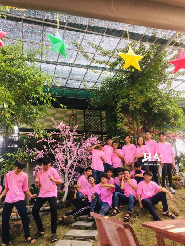 Nếu bạn đang tìm kiếm một nơi tin tưởng để may đồng phục lớp kute, hãy liên hệ ngay đồng phục Hải Anh.