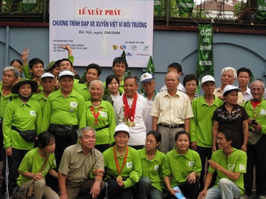 Đồng phục thể hiện tinh thần đồng đội, tập thể trong chuyến ra quân đạp xe xuyên Việt