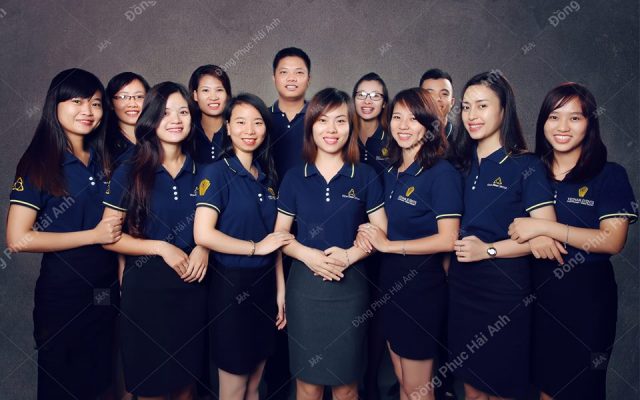 Áo thun đồng phục công ty thường có thiết kế khá đơn giản, gọn gàng, không quá rườm rà hay phá cách