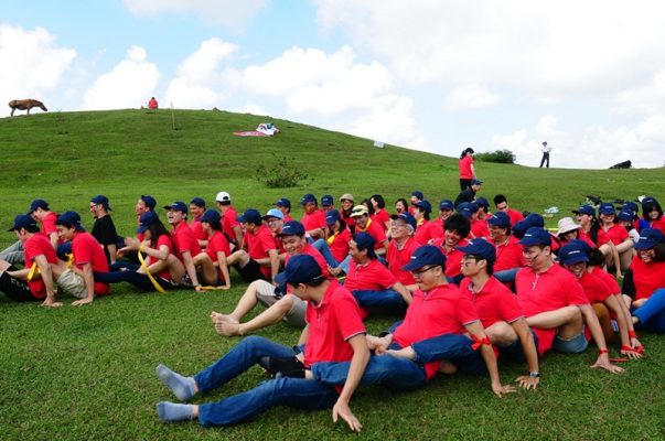 Những mẫu áo thun đồng phục công ty mang đến những ưu điểm vượt trội tác động đến tâm lí người sử dụng.