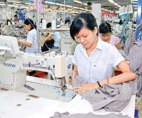 Lựa chọn xưởng may đồng phục công ty giá rẻ đang ngày càng thu hút sự chú ý của các doanh nghiệp.