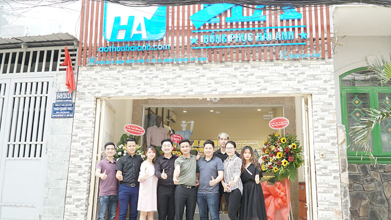 Nhân viên Đồng phục Hải Anh cơ sở Hà Nội vào tham dự buổi lễ khai trương