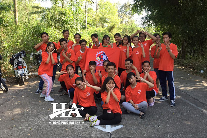 Nên tham khảo những địa chỉ làm áo lớp Hà Nội có thông tin rõ ràng để đảm bảo chất lượng sản phẩm và dịch vụ