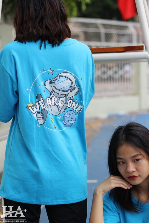 Mẫu áo lớp oversize cổ tròn màu xamh da trời 9A