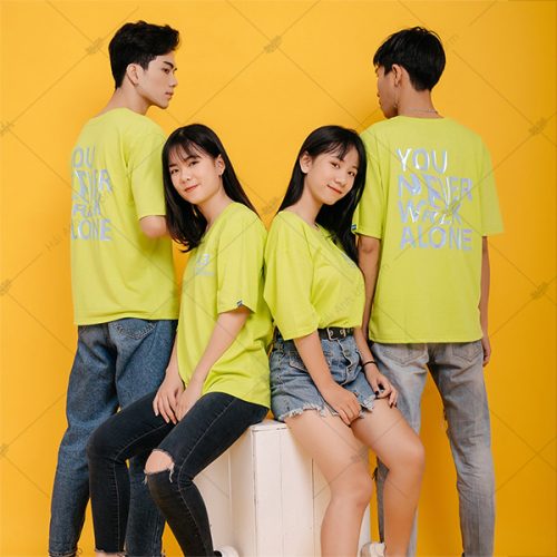 Mẫu áo lớp hologram màu neon a3