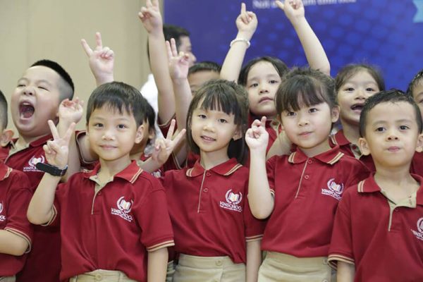 Đồng phục học sinh tiểu học quảng bá hình ảnh ngôi trường
