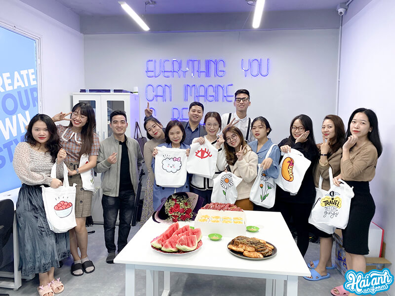Tập thể phòng kinh doanh