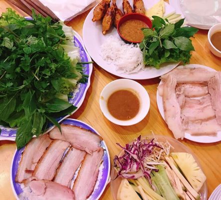 Khu phố ẩm thực Huỳnh Thúc Kháng nổi tiếng nhất nhì Đà Nẵng