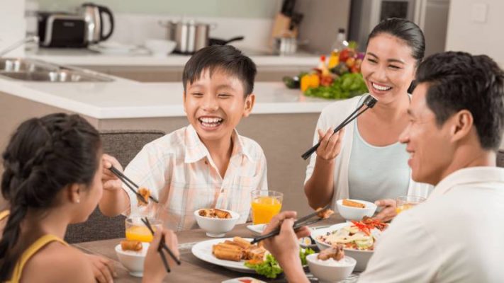 Dành thời gian cho gia đình trong thời gian nghỉ dịch tại nhà