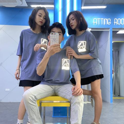 Chiếc áo lớp phản quang màu xám xanh dễ phối cùng nhiều trang phục khác nhau