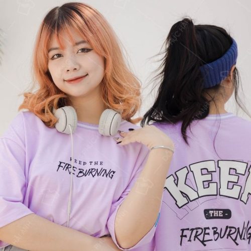 Áo thun dễ dàng kết hợp cùng với nhiều các phụ kiện khác nhau
