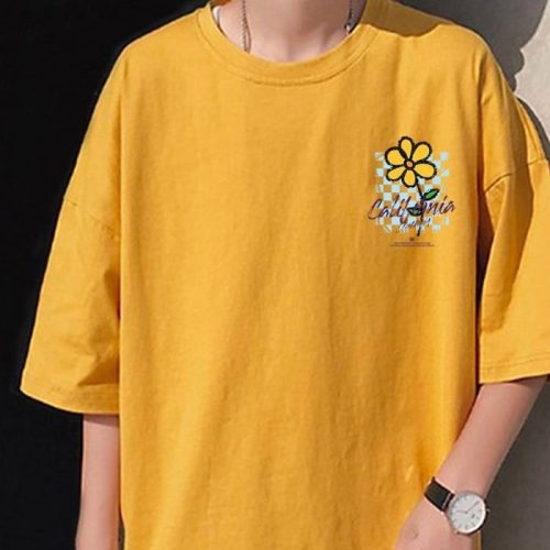 Mẫu áo thun màu vàng mang phong cách cá tính