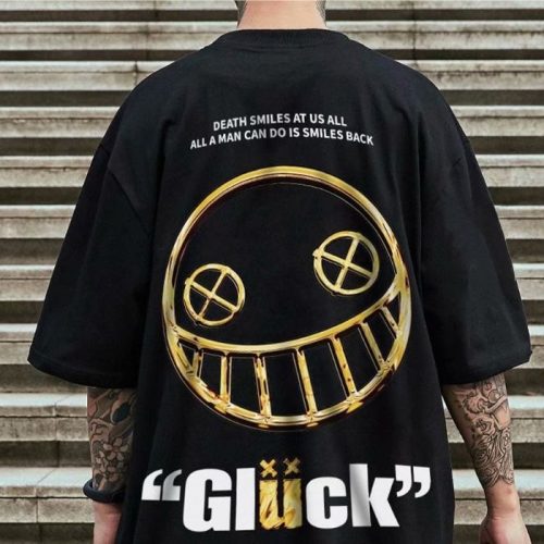 Mẫu áo thun cổ tròn Gluck dễ dàng kết hợp cùng nhiều phụ kiện khác nhau