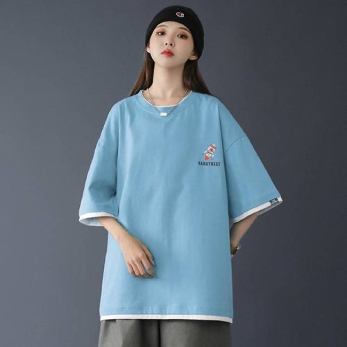 Mẫu áo thun hình tàu vũ trụ với tone màu xanh tinh tế