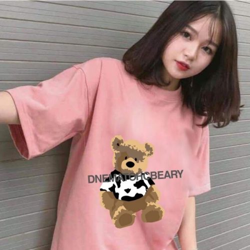 Mẫu áo hình gấu cổ tròn màu hồng cá tính
