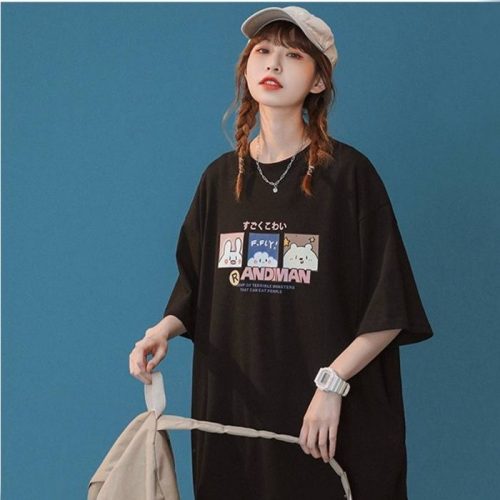 Mẫu áo thun cổ tròn tay lỡ thiết kế tone màu đen chủ đạo