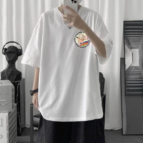 Phối áo thun cùng quần kaki tạo phong cách thời trang cá tính