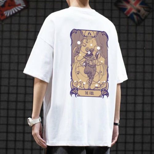 Mẫu áo phông cổ tròn, kiểu dáng oversize màu trắng