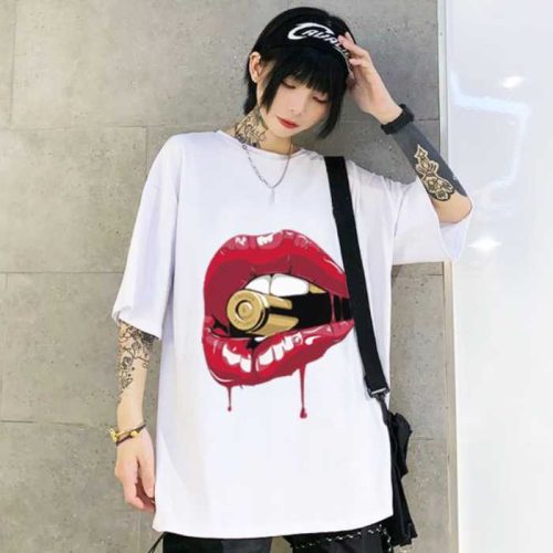 Chiếc áo dễ kết hợp cùng nhiều phụ kiện khác nhau
