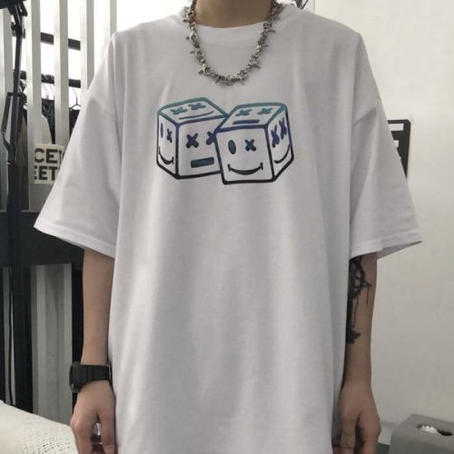 Slogan và hình in trên áo được in rõ nét