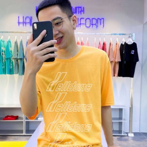Mẫu áo thun thiết kế với tông màu vàng nổi bật