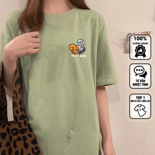 Mẫu áo thun unisex hình gấu với tone màu xanh rêu
