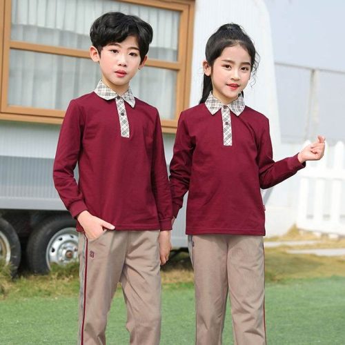 Mẫu áo dài tay đồng phục học sinh cấp 1 có cổ màu đỏ đô