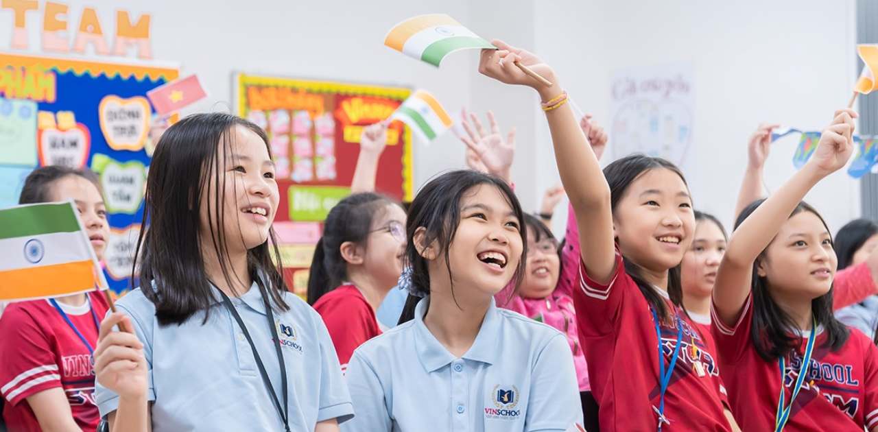 Trang phục trường Vinschool thiết kế màu sắc nổi bật