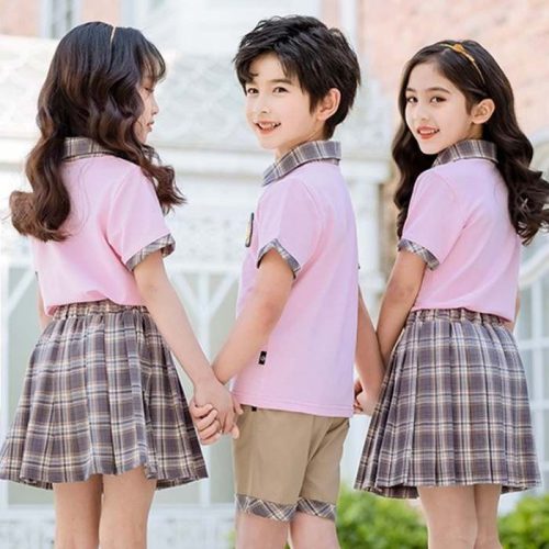 Trang phục may bằng chất liệu vải cotton thoáng mát, co giãn tốt