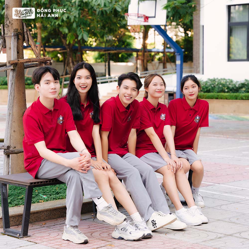 Áo lớp có cổ Besties màu đỏ đô