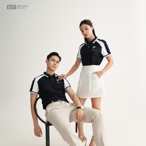 Mẫu polo đồng phục FastUni với 2 tone màu trắng - đen tương phản