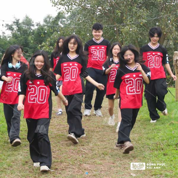Nổi bật và thu hút cùng áo lớp conic