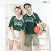 Mix áo Hustle xanh iris cùng quần jeans đậm chất streetwear